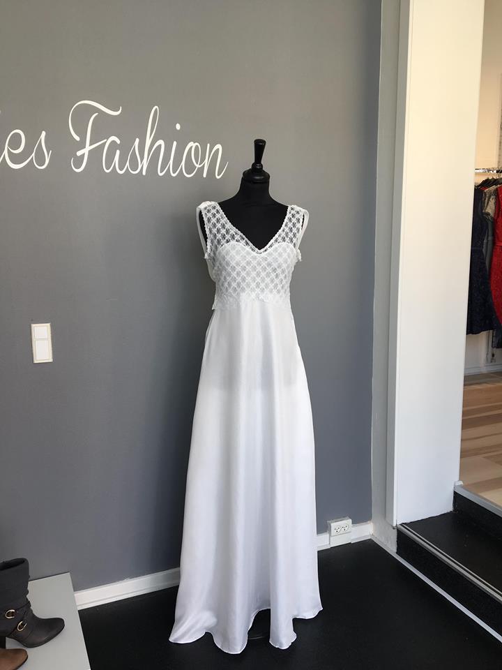 Manager meddelelse svale Luna L143 Lang kjole Hvid - Ladies Fashion