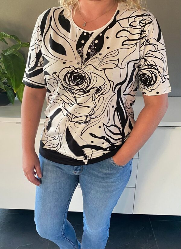 t-shirt med blomst print
